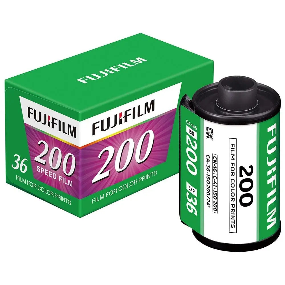 Fujifilm 35mm Color Negative Film Roll, ISO 200 Sensitivity, 36 Exposures for Film Cameras, Natural Color Reproduction Fujifilm
