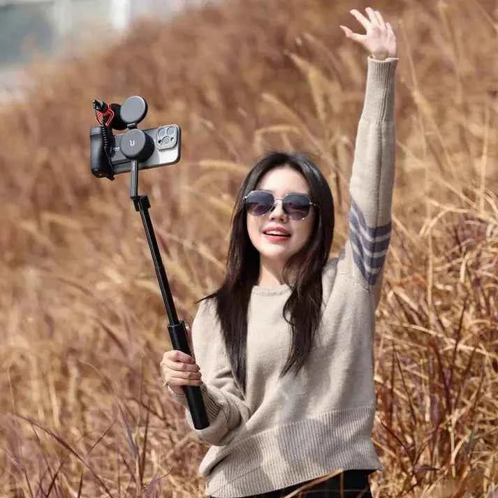 Ulanzi MA35 MagSafe Bluetooth Camera Grip