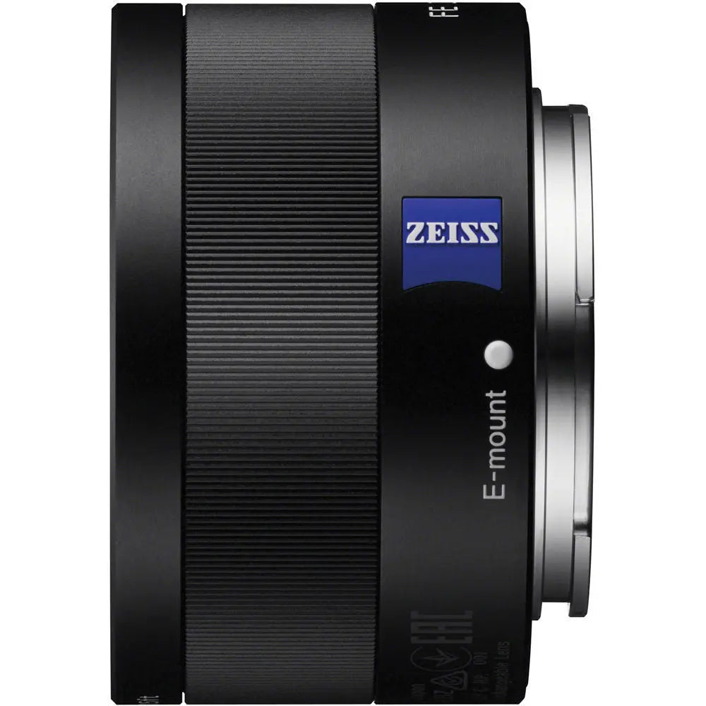 Sony Sonnar T* FE 35mm f/2.8 ZA Prime Lens – product view 3