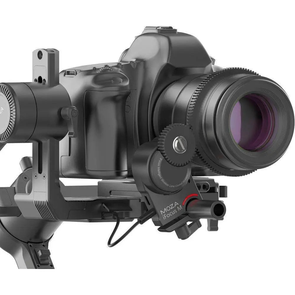 MOZA iFocus M wireless follow focus motor - mounted on camera gimbal