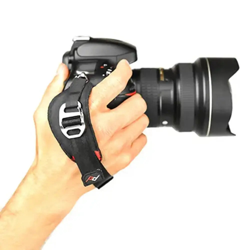 Peak Design Clutch Quick-Connecting Camera Hand Strap - Black – Clutch hand grip secured on DSLR