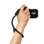 Peak Design Cuff Rope Camera Wrist Strap – Cuff Rope wrist strap Black in use