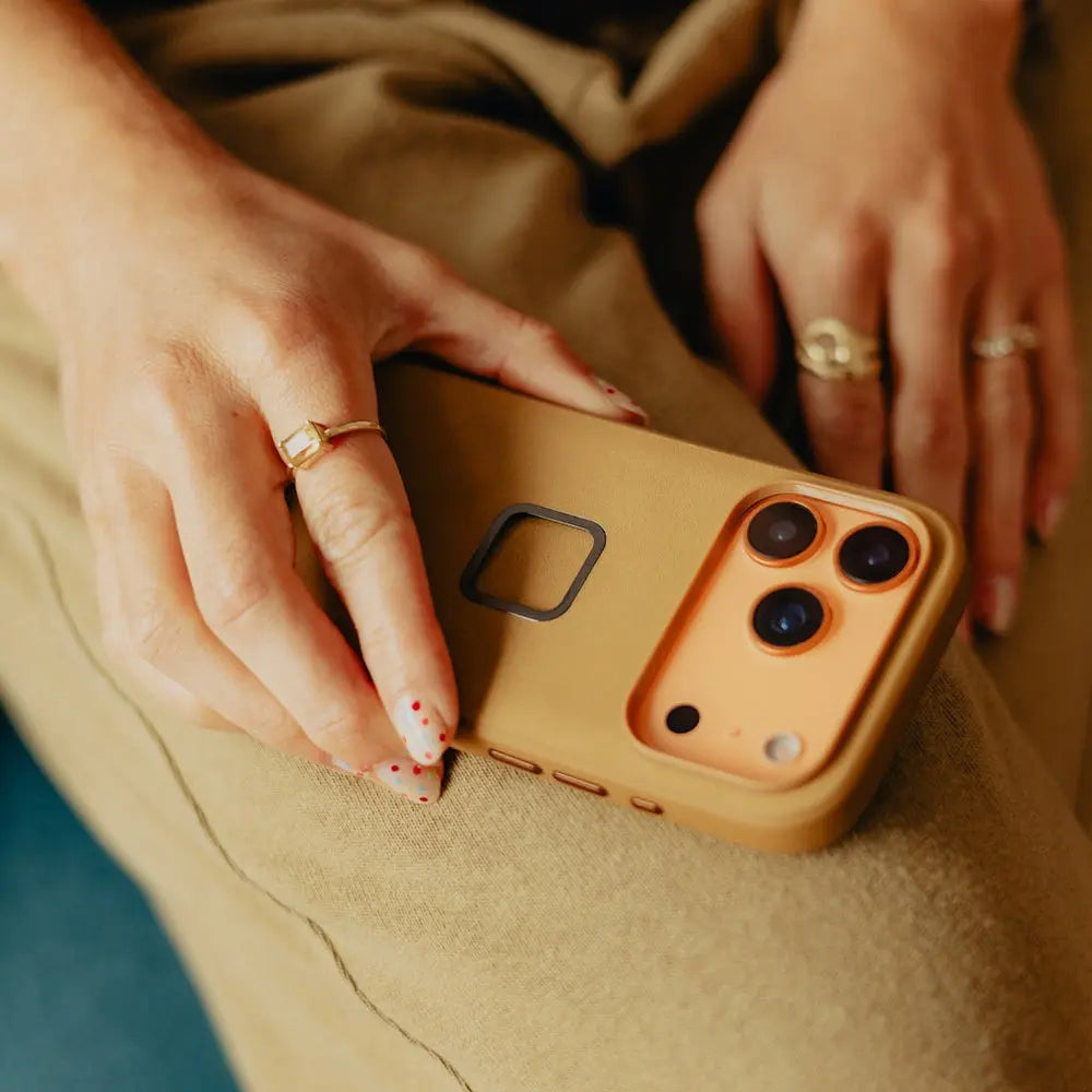 Peak Design Everyday Fabric Case for iPhone 17 Pro Max – Tan lifestyle product view