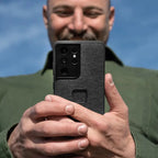 Peak Design Everyday Fabric Case for Samsung Galaxy S23 - Charcoal – Everyday Case Samsung Galaxy S23 series in use