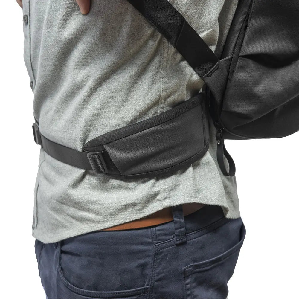 Peak Design Everyday Hip Belt v2 32-69 inch Stabilizer Strap – Black hip belt fitted on backpack
