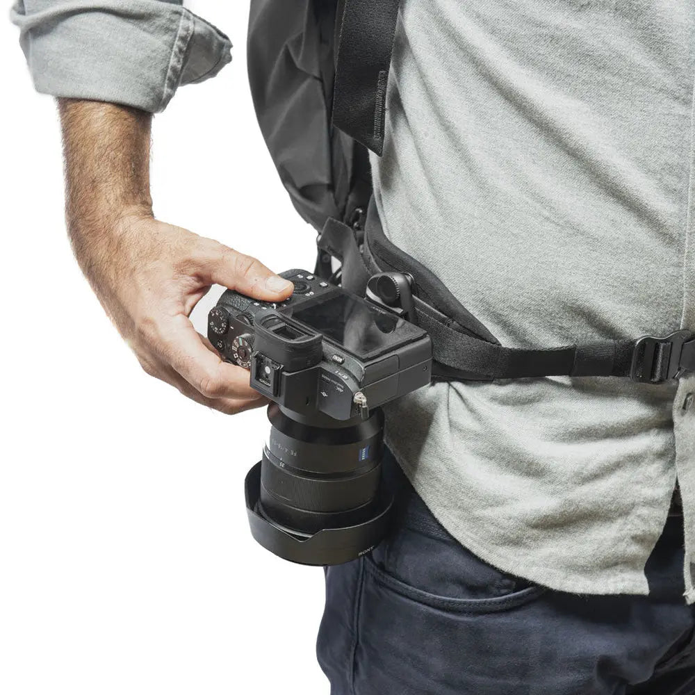 Peak Design Everyday Hip Belt v2 32-69 inch Stabilizer Strap – Black hip belt with camera carry attachment