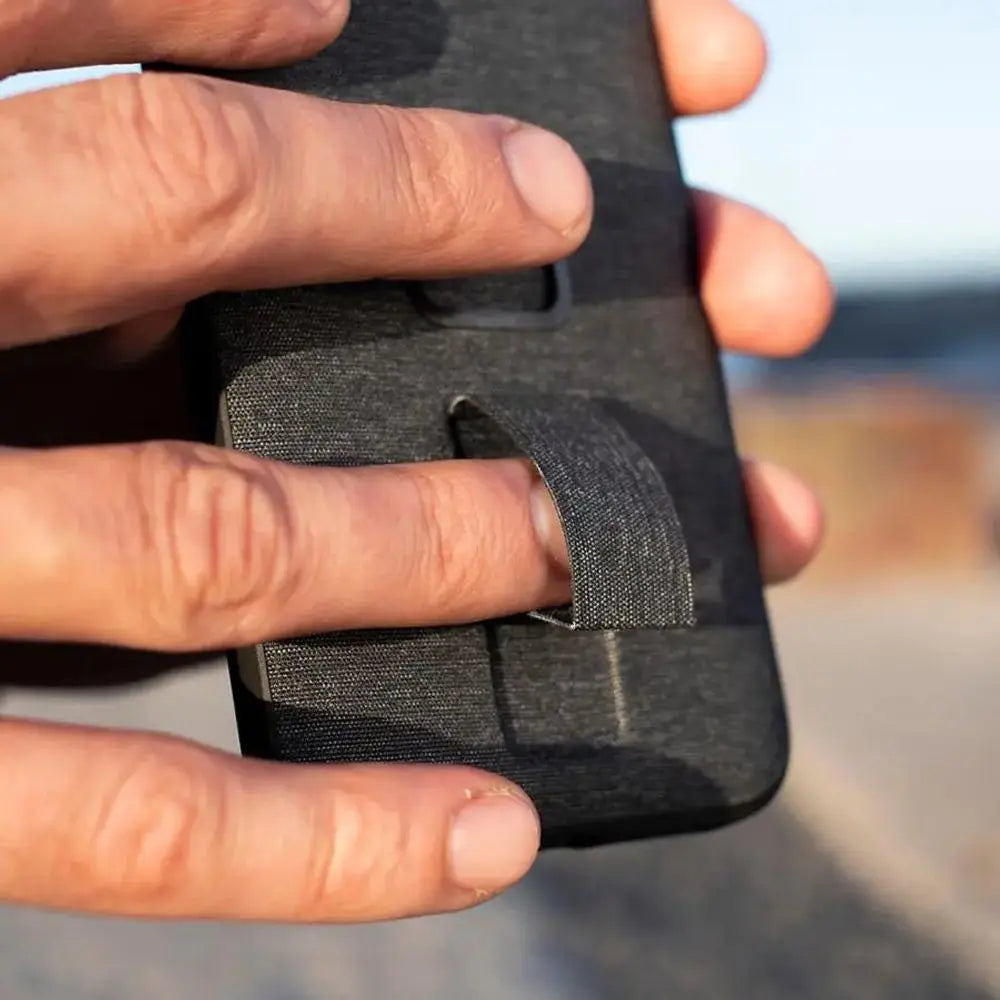 Peak Design Everyday Loop Case for iPhone 14 Plus - Charcoal – Everyday Loop Case finger loop detail