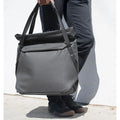 Peak Design Everyday Tote 15L Shoulder & Tote Bag – Everyday Tote 15L Black lifestyle view