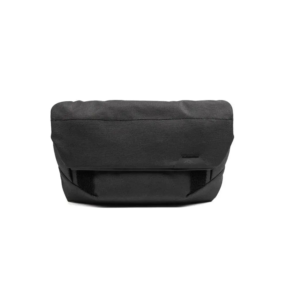 Peak Design Field Pouch v2 Expandable Accessory Bag – Field Pouch v2 Black front product view