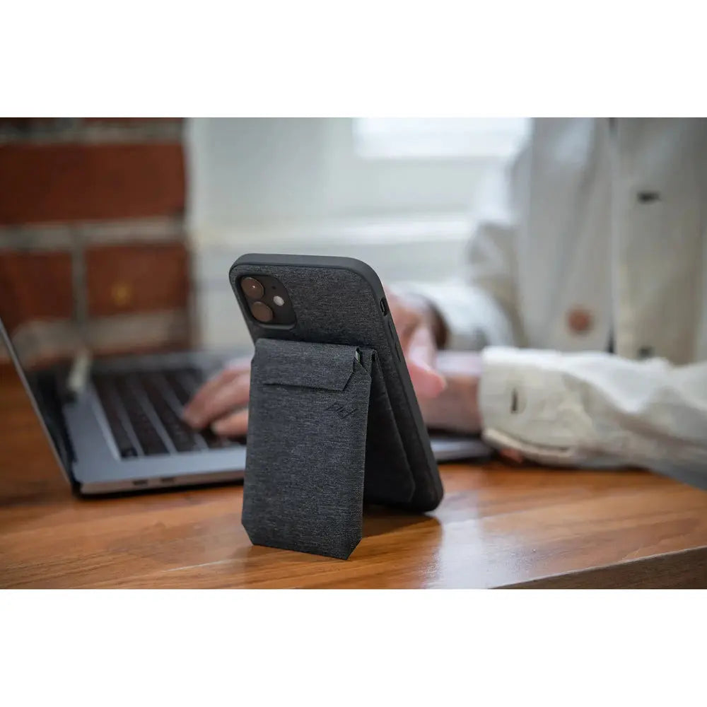Peak Design Mobile Wallet Stand SlimLink Magnetic Cardholder – Mobile Wallet Stand Charcoal used as a phone stand