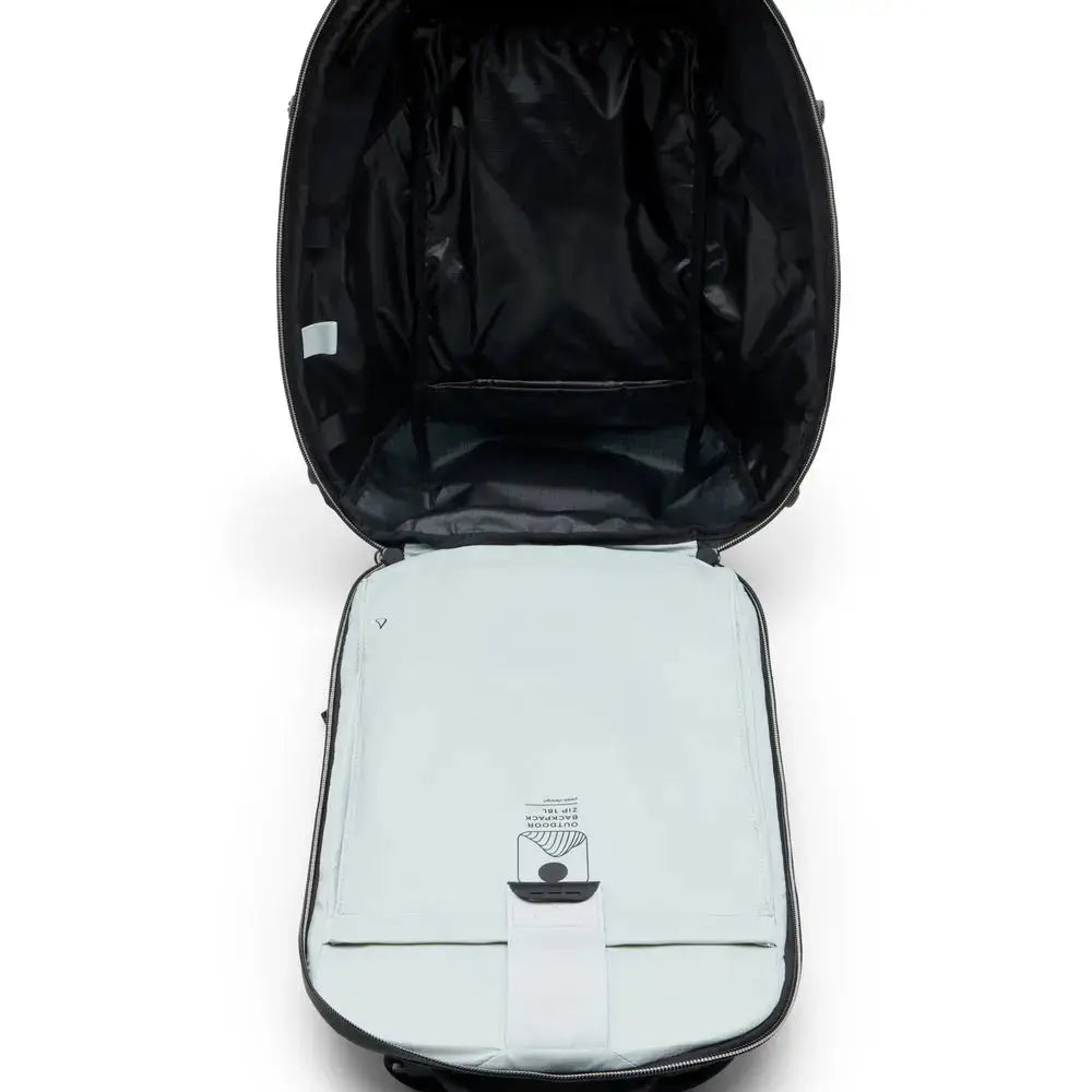 Peak Design Outdoor Backpack Zip 18L Daypack – Outdoor Backpack Zip 18L Black open interior view