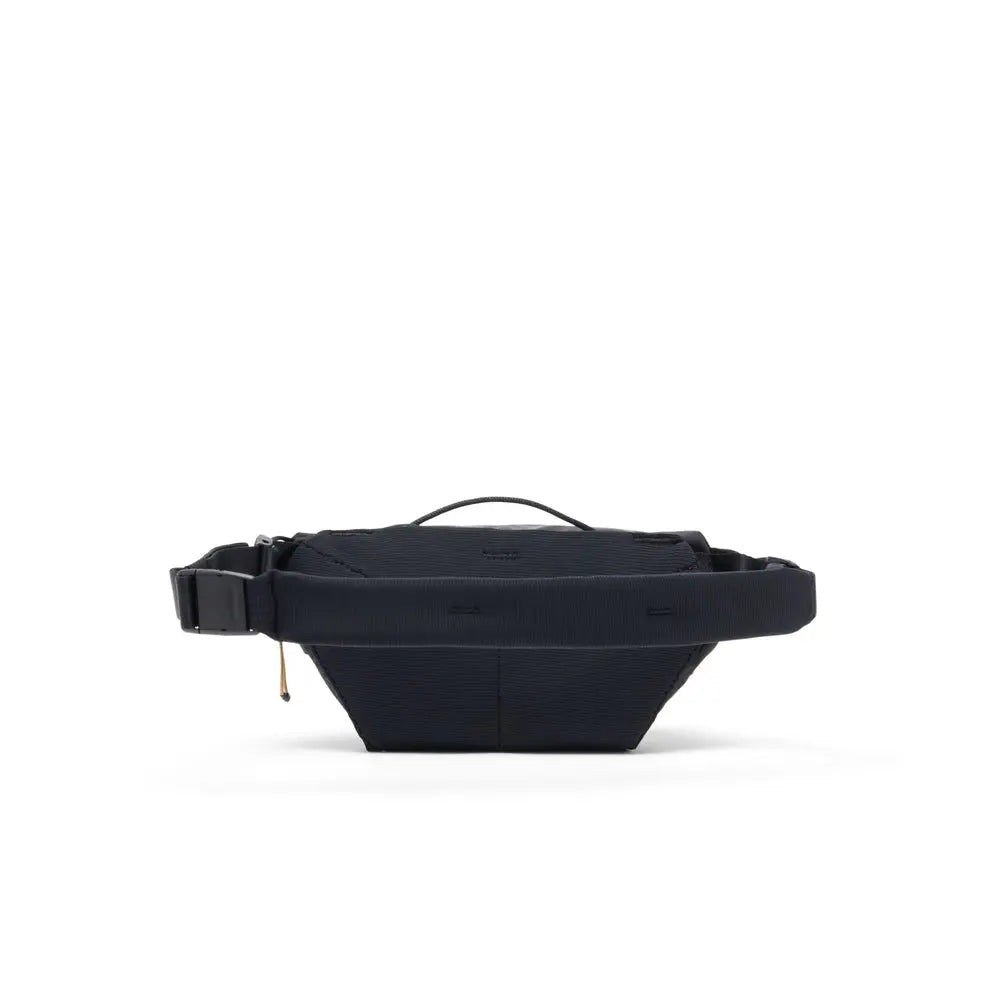 Peak Design Outdoor Sling 2L Replacement Shoulder Strap – Black strap installed on 2L sling
