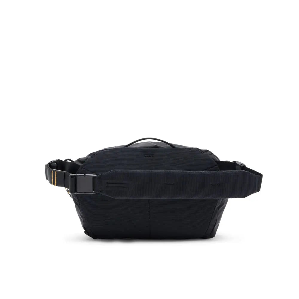 Peak Design Outdoor Sling 7L Replacement Shoulder Strap – Black strap installed on 7L sling