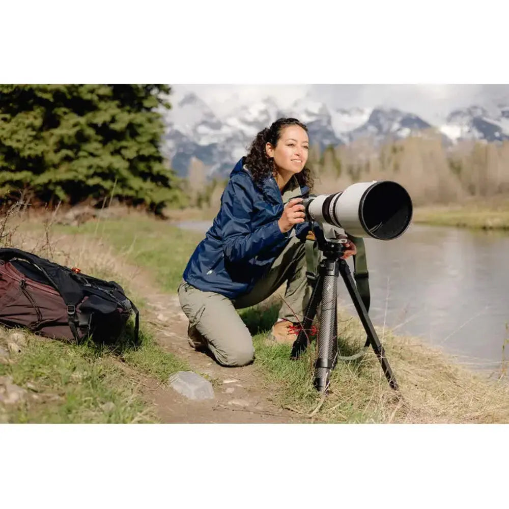 Peak Design Pro Tripod Professional Camera Support - Black – Pro Tripod supporting telephoto camera outdoors