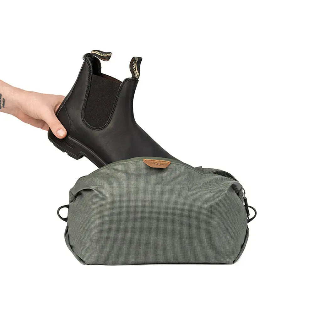 Peak Design Shoe Pouch Ultralight Travel Organizer – Shoe Pouch Sage compact folded view