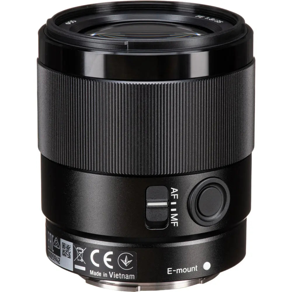 Sony FE 35mm f/1.8 Wide-Angle Prime Lens – product view 1