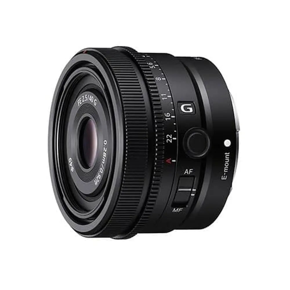Sony FE 40mm f/2.5 G Compact Prime Lens – product view 2