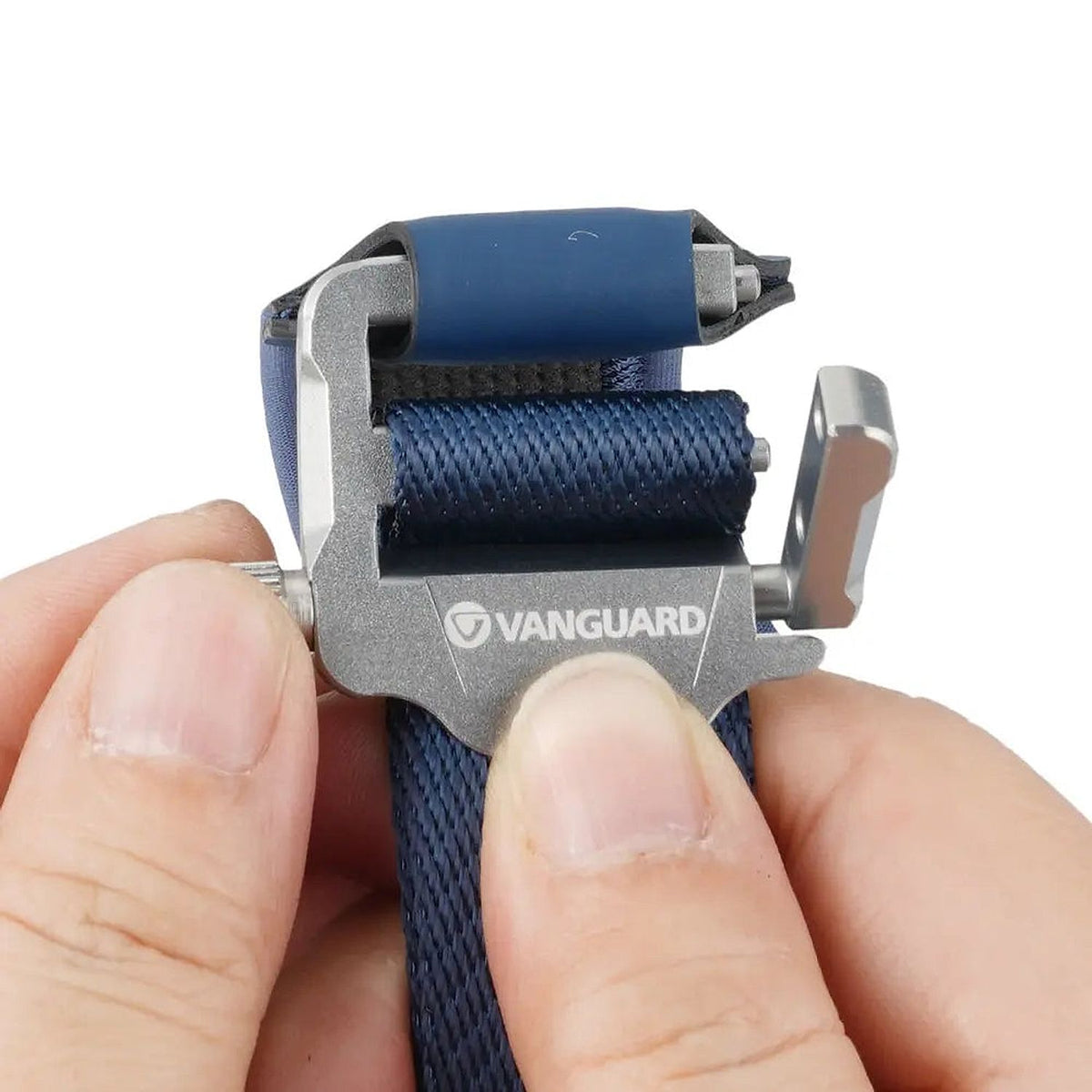 Vanguard Connect 3N1 NEO NS30 Camera Strap – Navy — close-up of quick-release buckle held in a hand